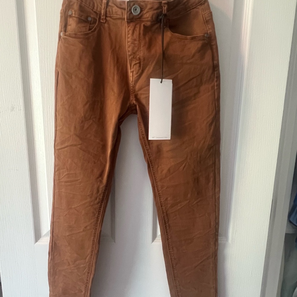 Q2 Brown Skinny Jeans with Distinctive Color